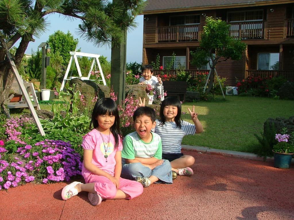 Namu Hyanggi Pension Jeju Eksteriør bilde