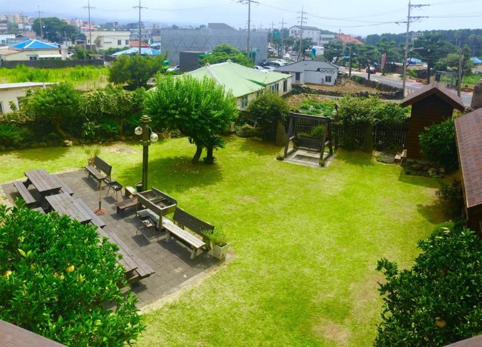 Namu Hyanggi Pension Jeju Eksteriør bilde